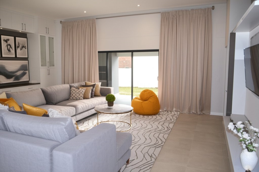 3 Bedroom Property for Sale in Somerset Lakes Western Cape